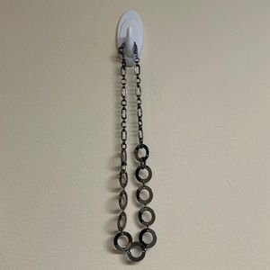 NWOT (boutique) NY Collection Silver Circular Necklace